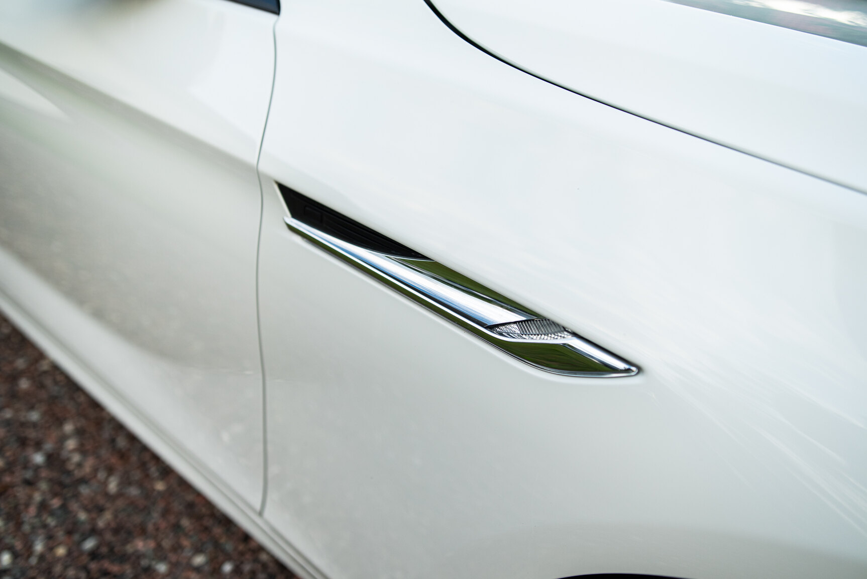 Exteriörbild på 2011 BMW 650i Cabriolet