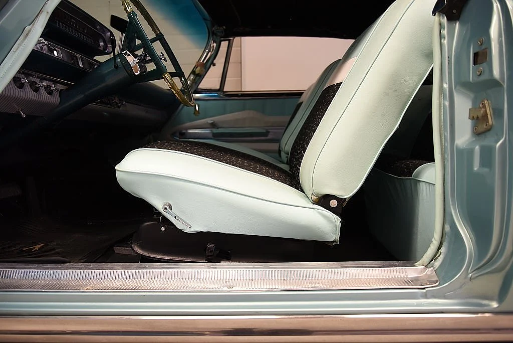 Bild von 1960 Plymouth Fury (19)