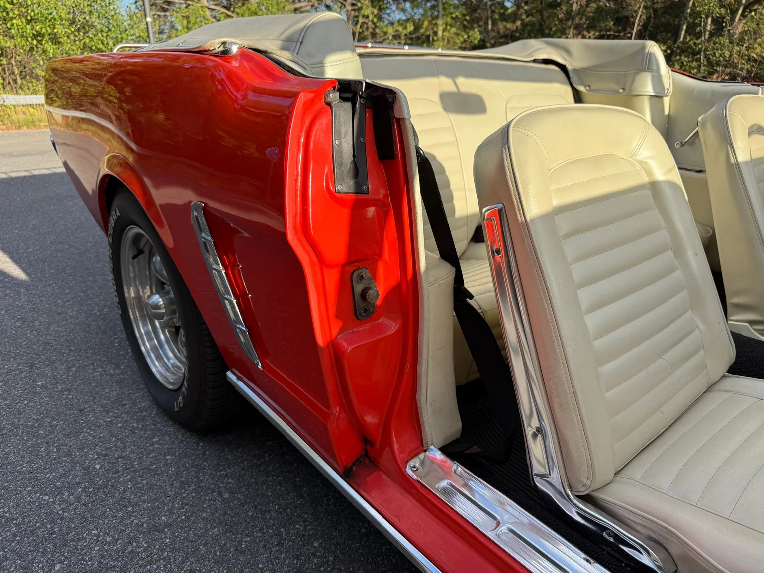 Interiörbild 1965 Ford Mustang Cabriolet (32)
