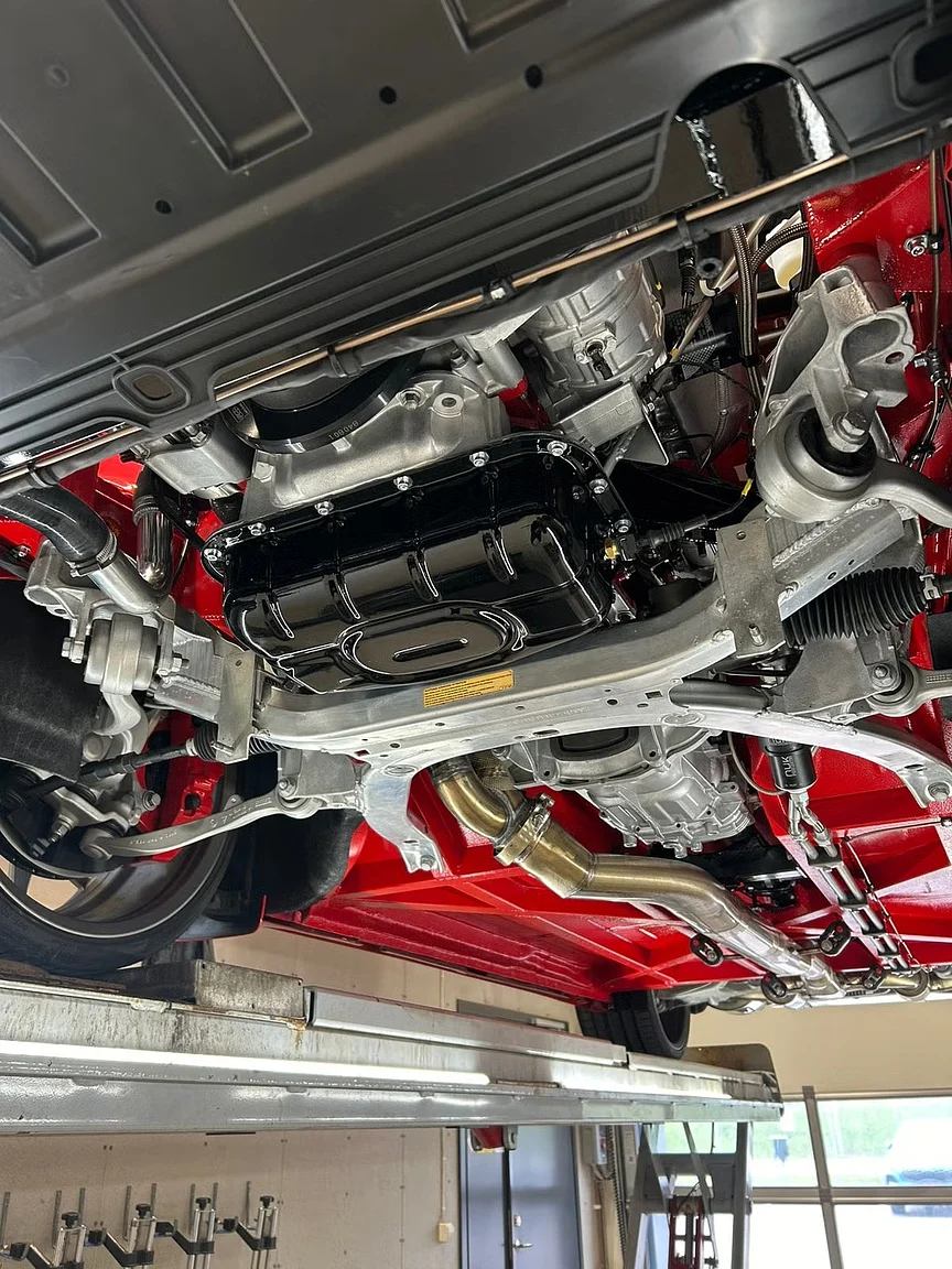 Image of 2024 Super 70 T6 Rwd (6) mechanics