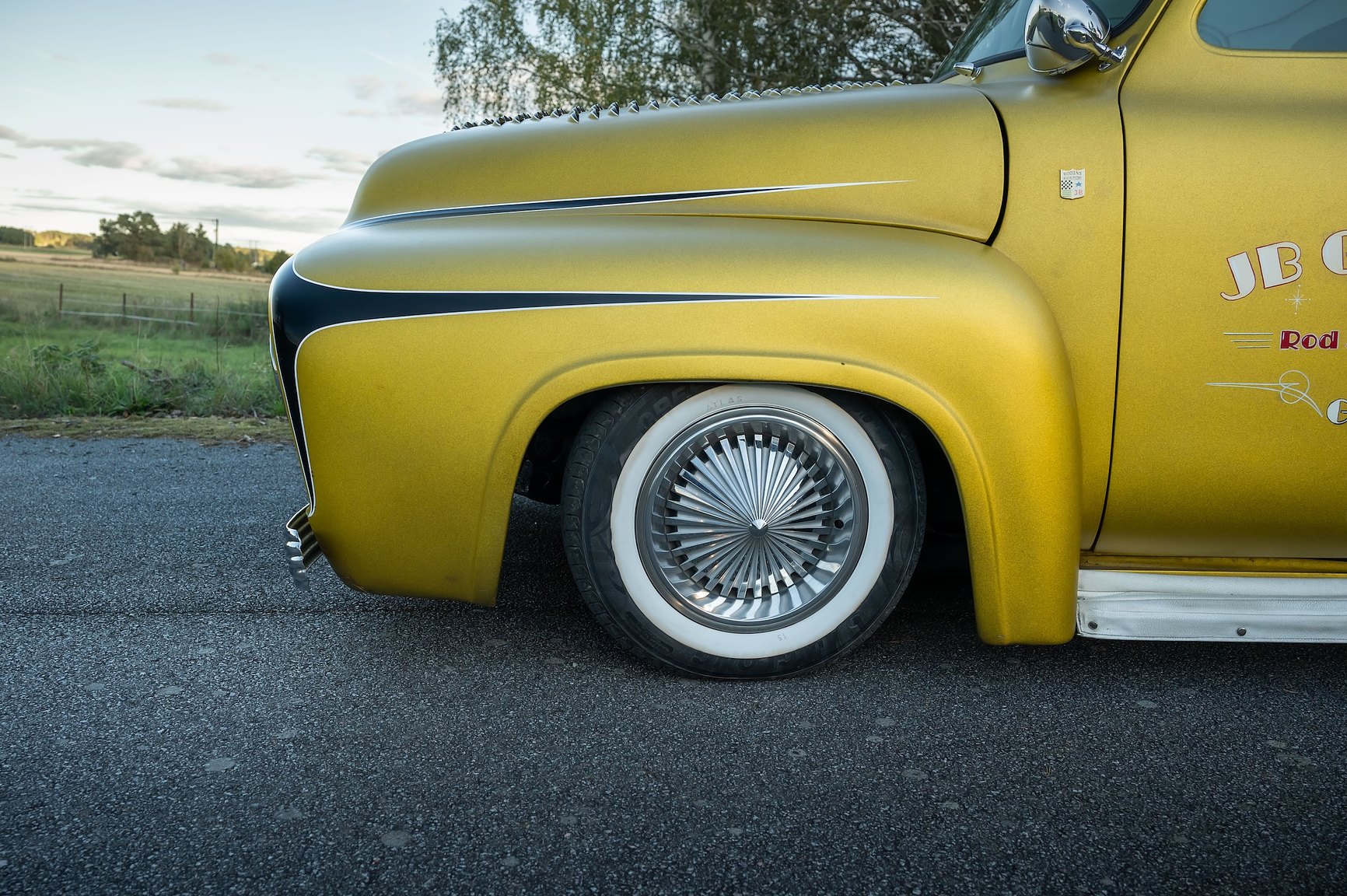 Exteriörbild på 1955 Ford F-100 Kustom