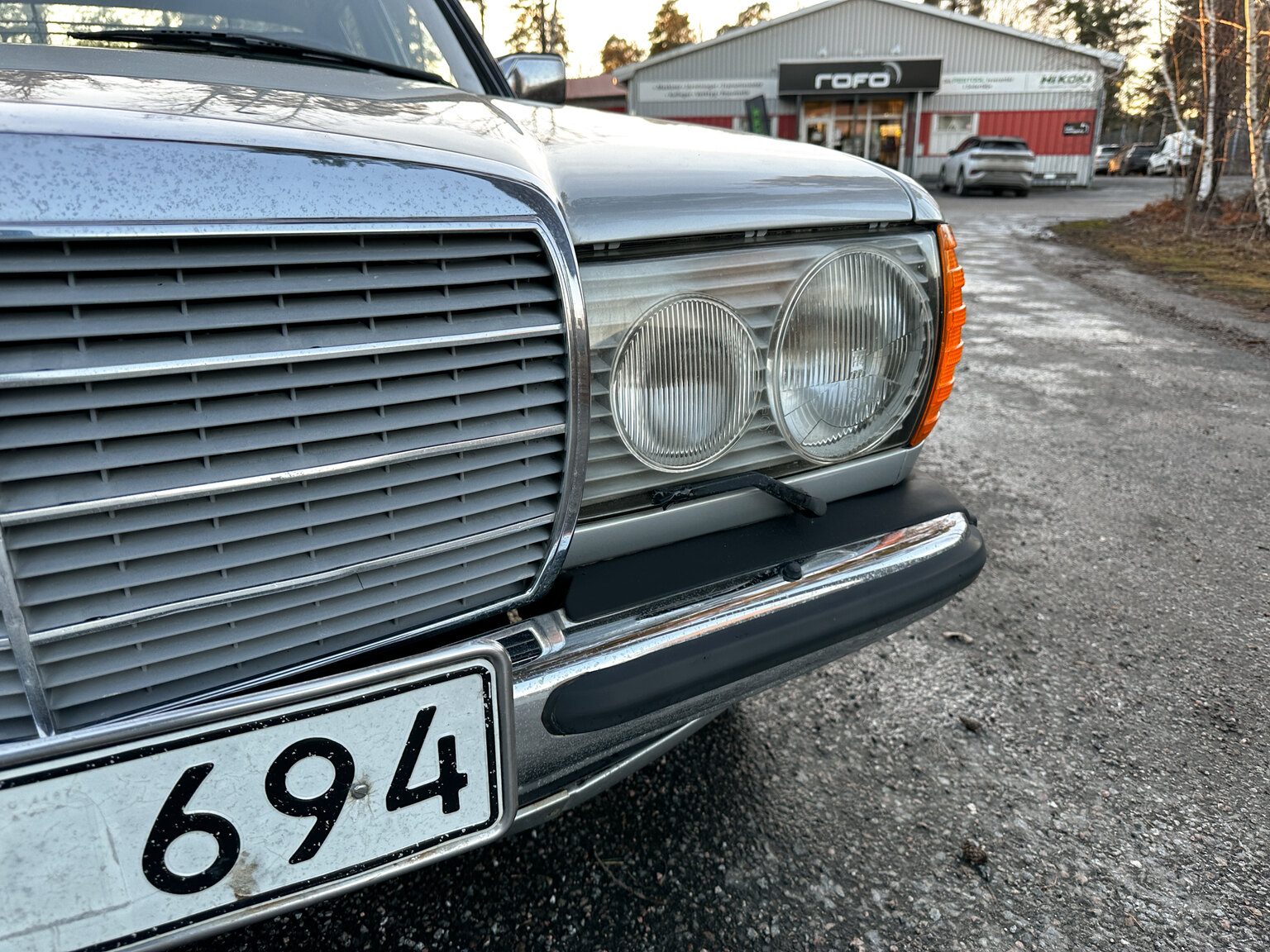 Exteriörbild på 1978 Mercedes-Benz 250