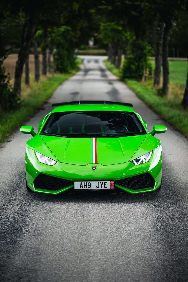 Exterior image of 2016 Lamborghini Huracan LP-610-4