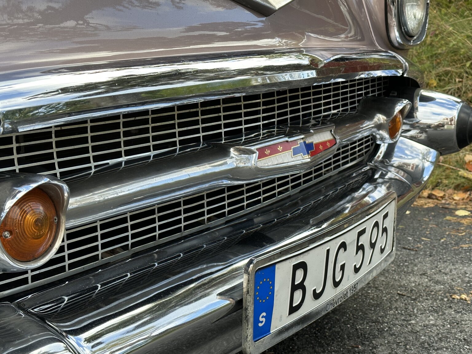 Aussenfoto 1957 Chevrolet Two-Ten Restomod (47)