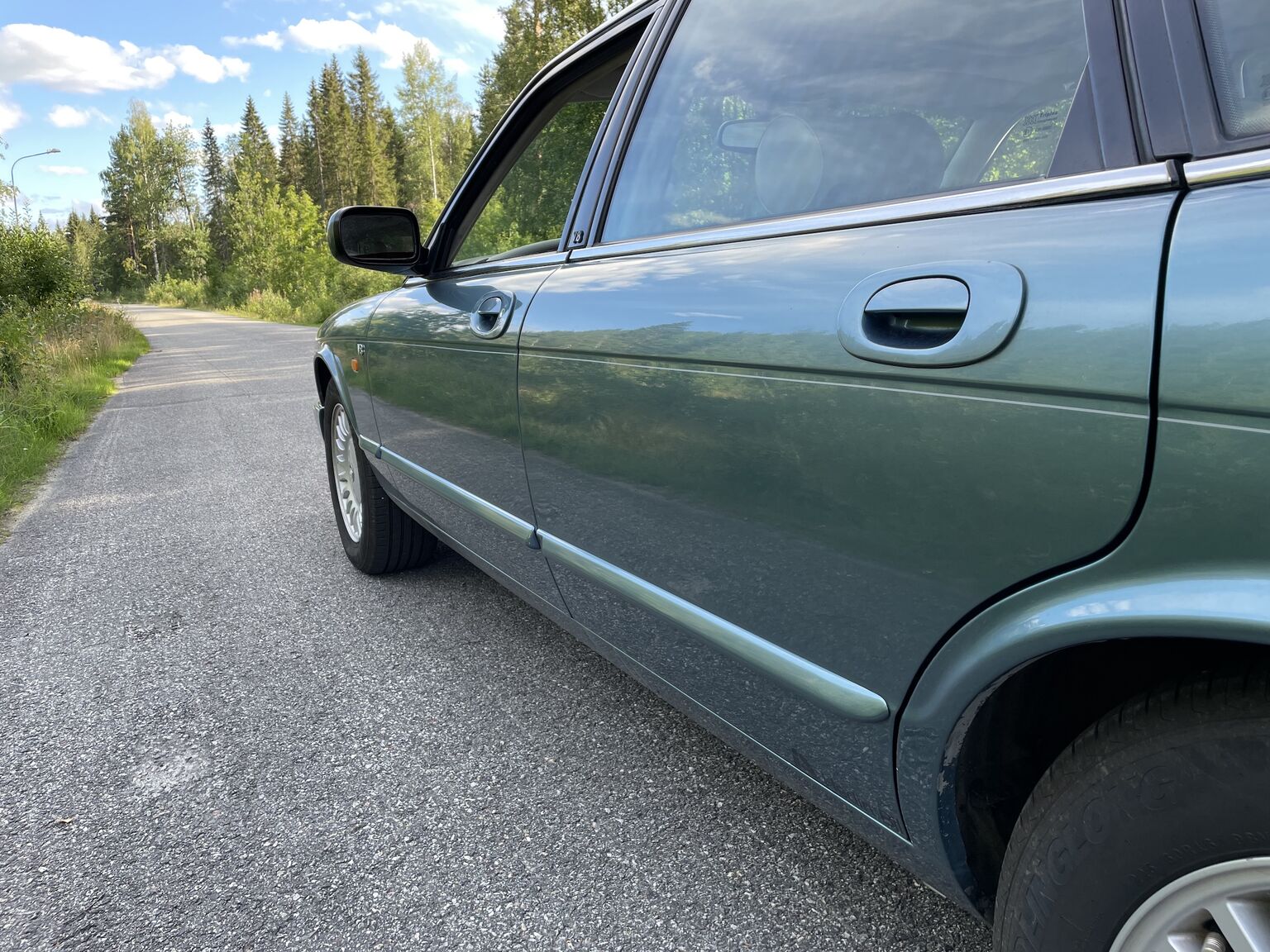 Exteriörbild på 1998 Jaguar XJ8 Sovereign (8)