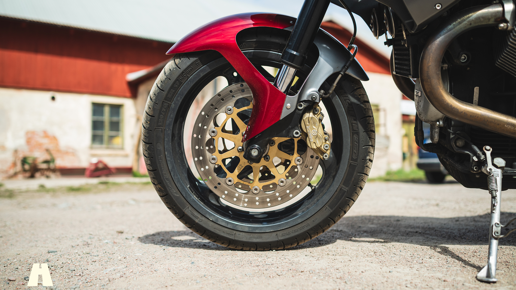 Exteriörbild på 2002 Moto Guzzi V11 Le Mans (25)