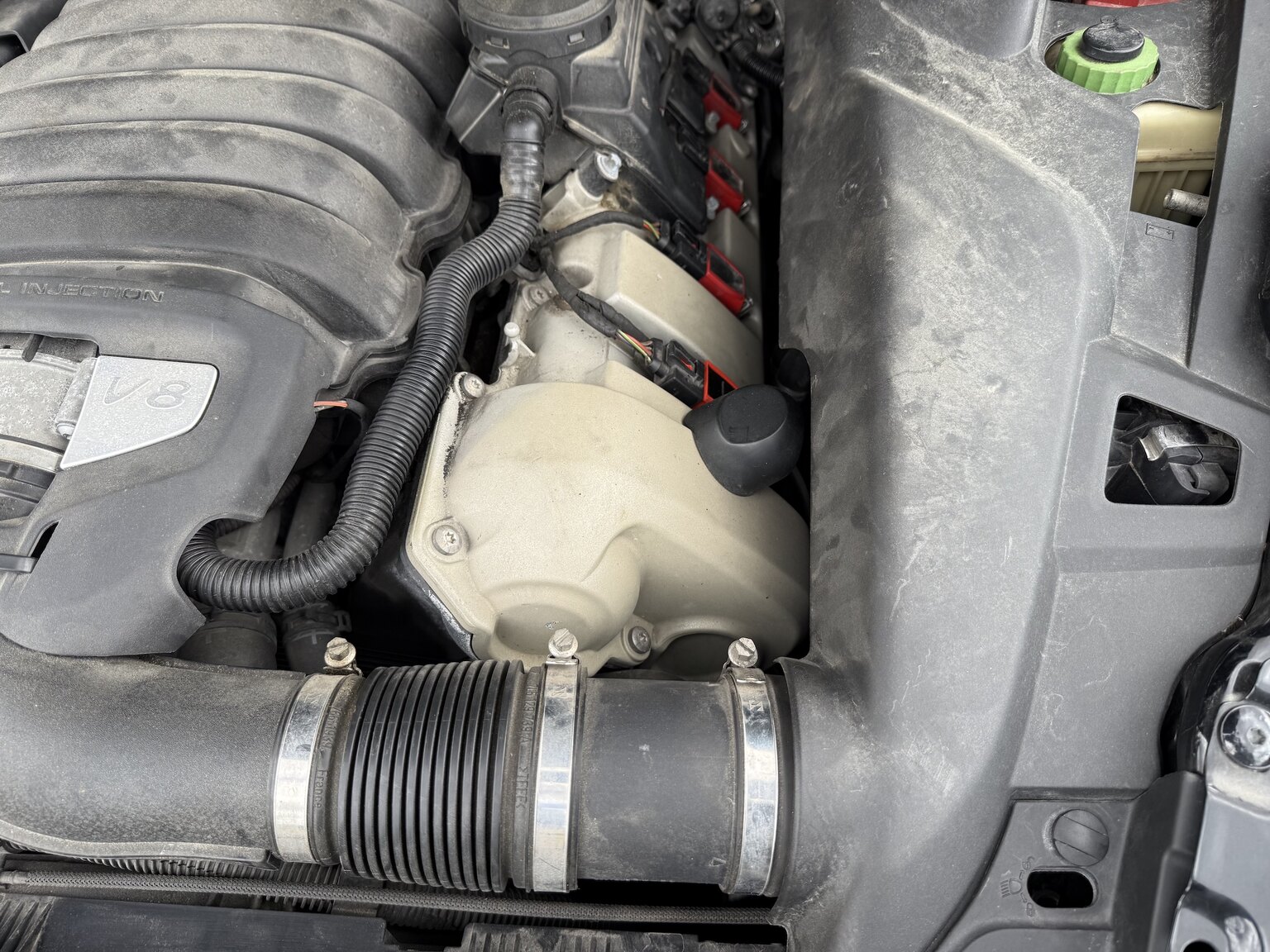 Image of 2013 Porsche Cayenne GTS mechanics