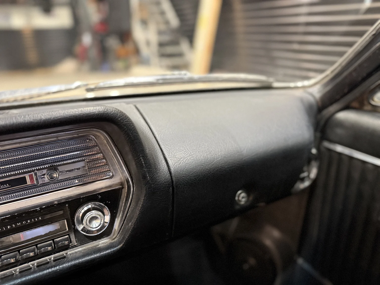 Innenraumfoto von 1964 Oldsmobile Cutlass Convertible (18)