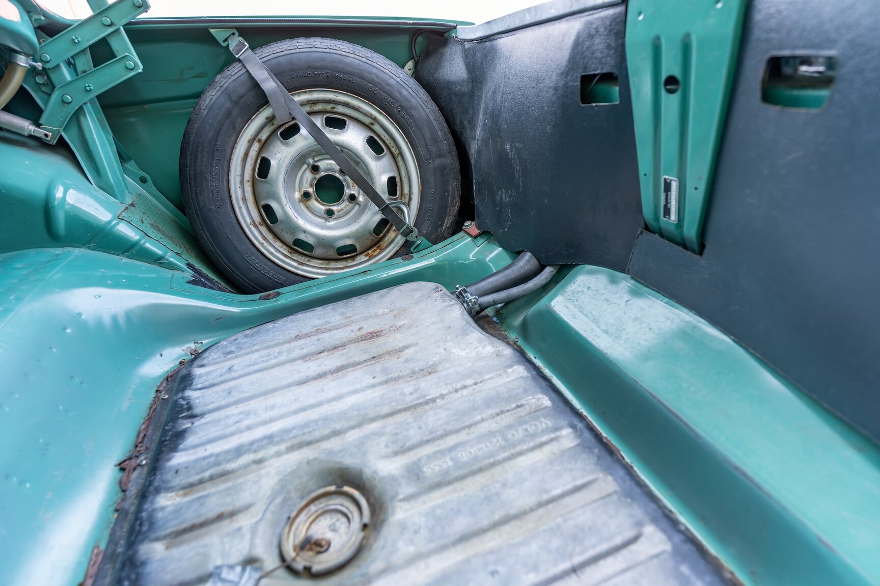 Interior image of 1973 Volvo 144