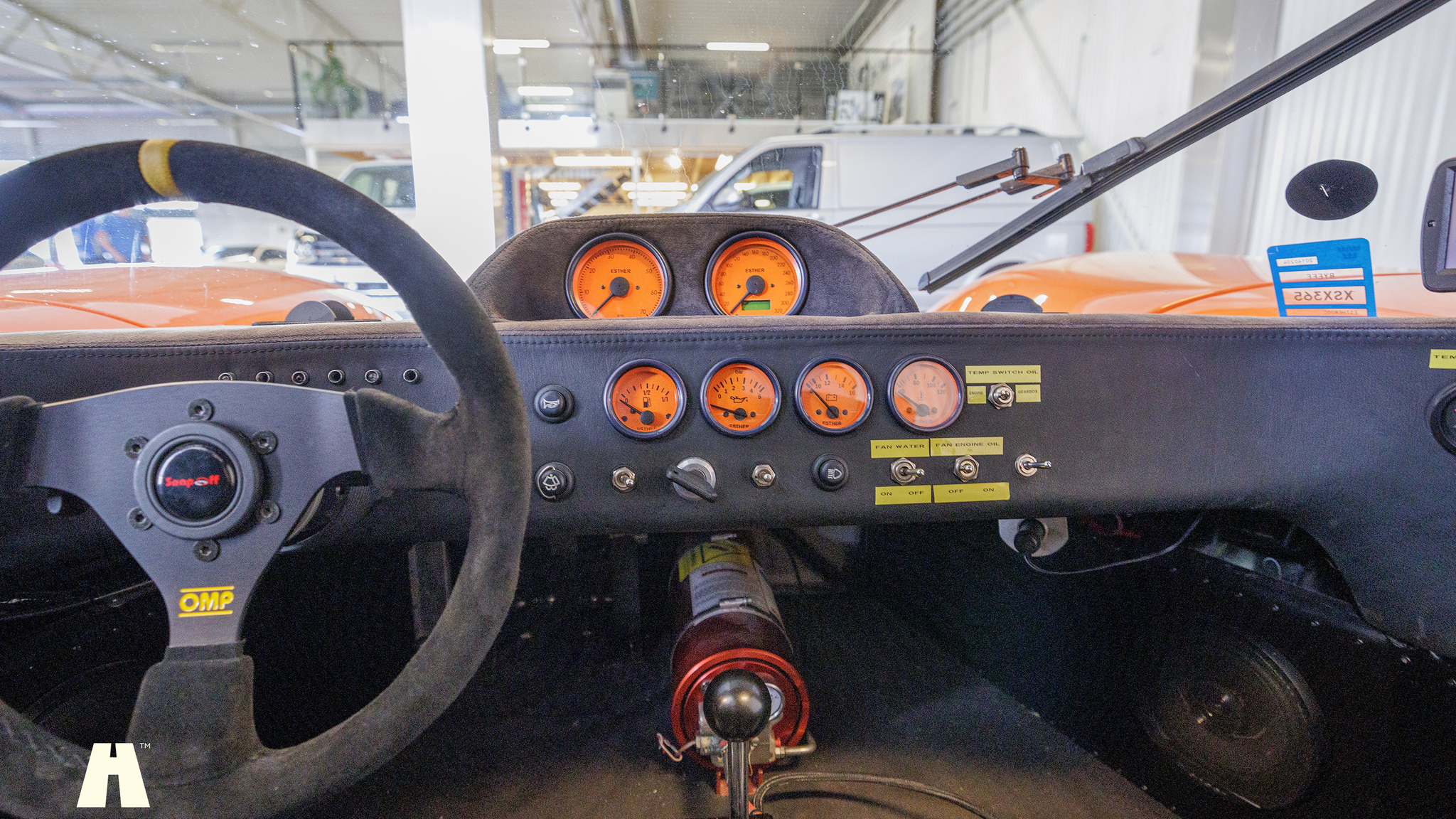 Interior image of 2006 Ultima GTR (26)