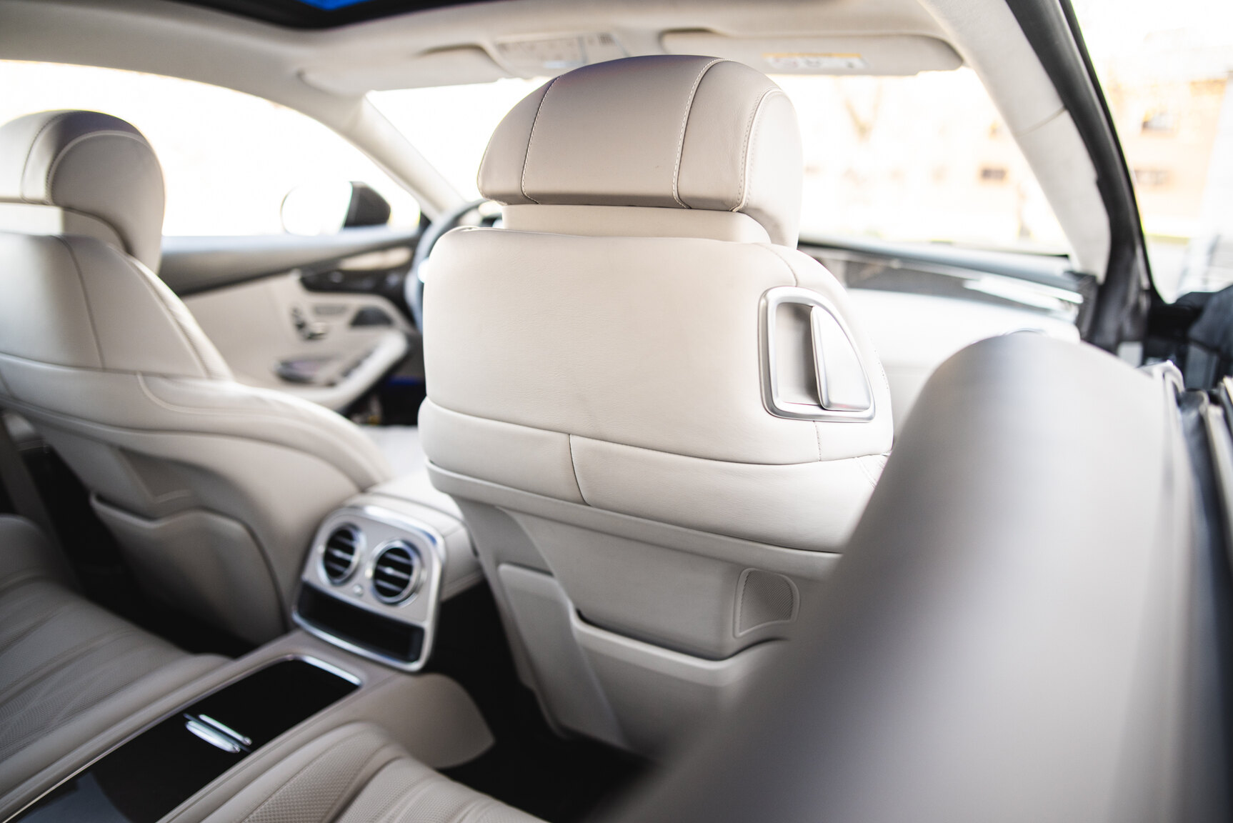 Innenraumfoto von 2016 Mercedes-Benz S63 AMG 4MATIC Coupé