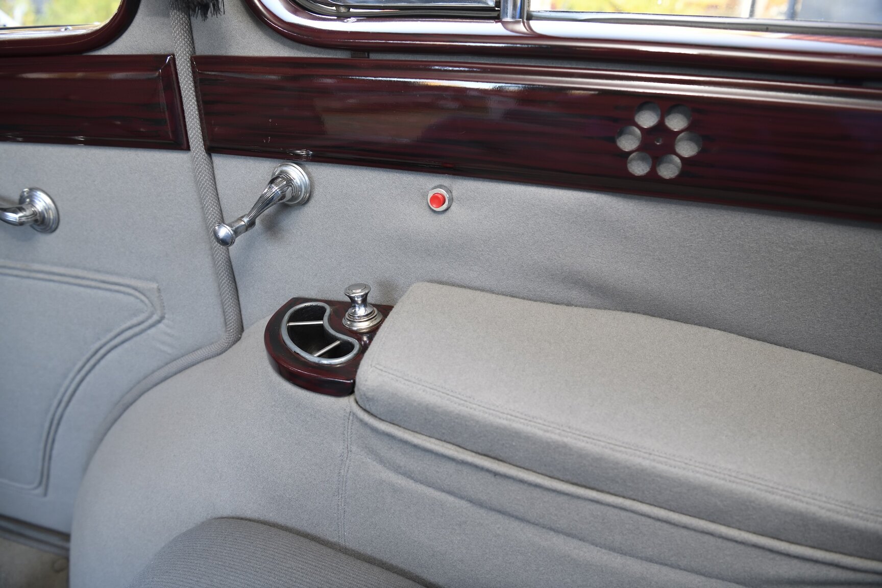 Interior image of 1934 CADILLAC 355 D IMPERIAL 