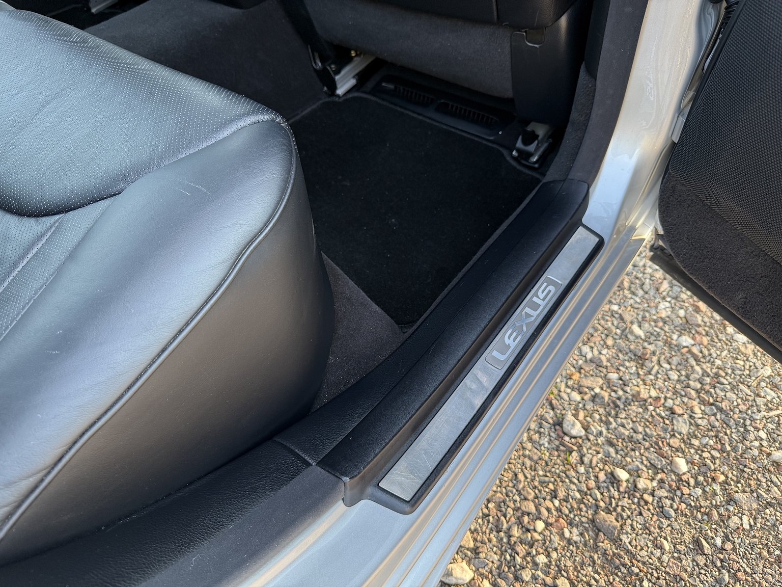 Interior image of 2005 Lexus LS 430 4.3 V8