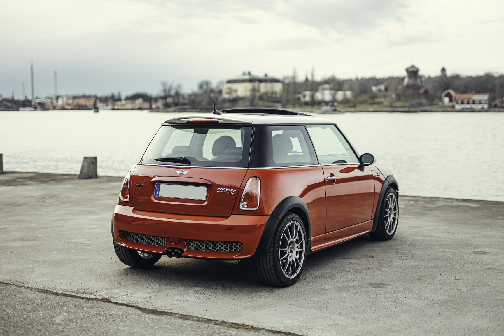 Exterior image of 2006 Mini Cooper John Cooper Works