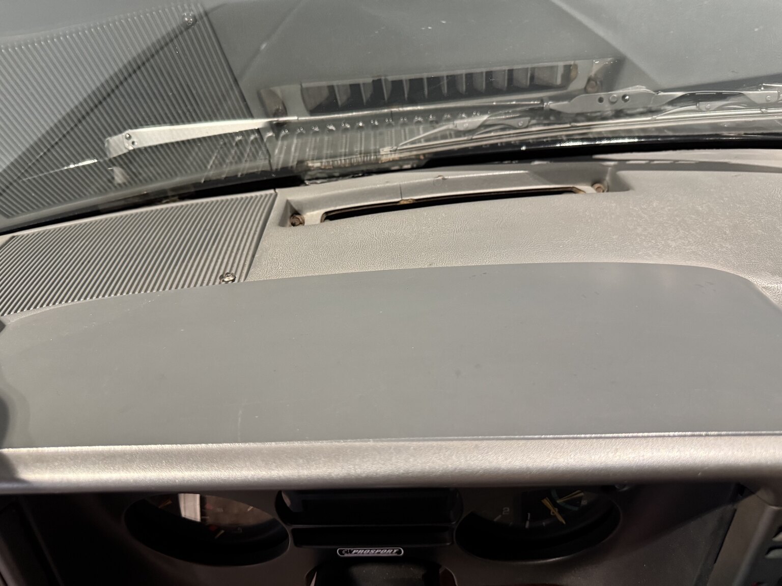 Interior image of 1992 GMC Typhoon 