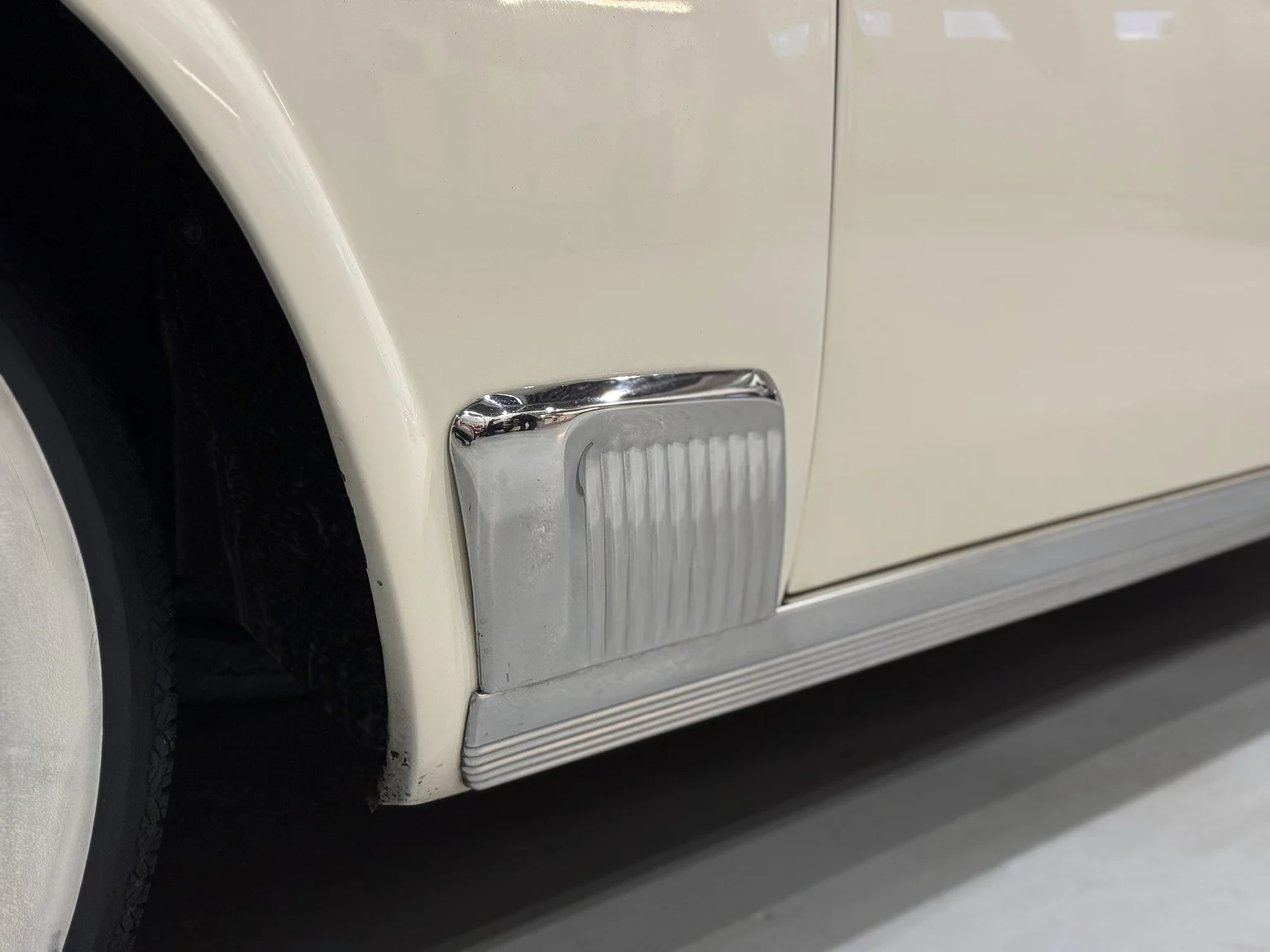 Exteriörbild på 1956 Ford Fairlane Sunliner V8 5.1 (44)