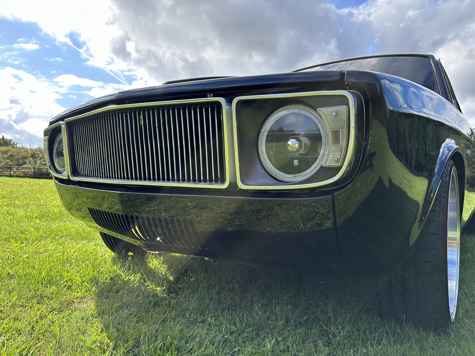 Aussenfoto 1969 Volvo 144 custom