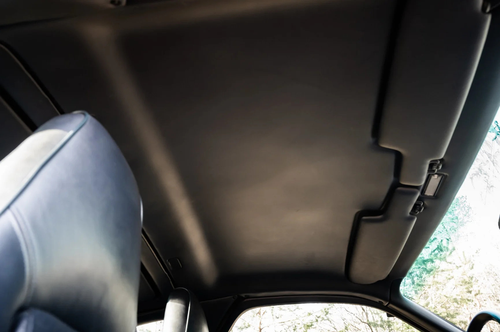 Interior image of 1988 Porsche 928 S4 (36)