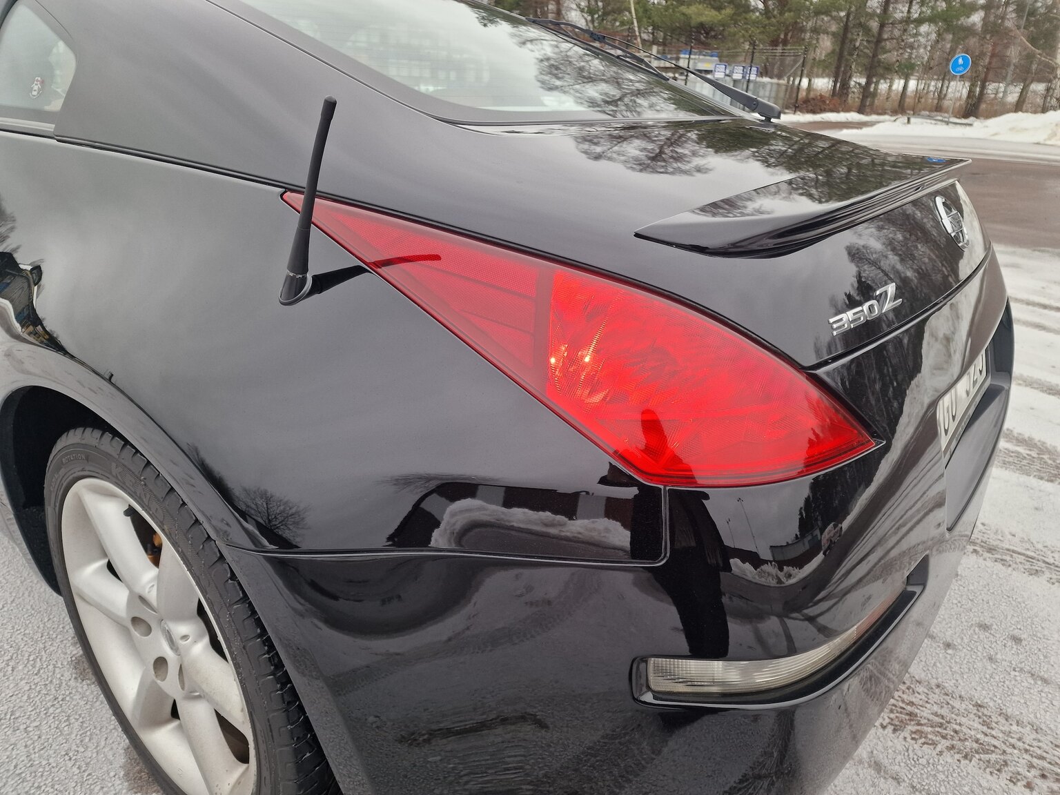 Exteriörbild på 2004 Nissan 350Z