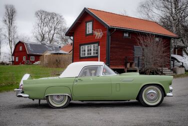 Exteriörbild på 1956 Ford Thunderbird