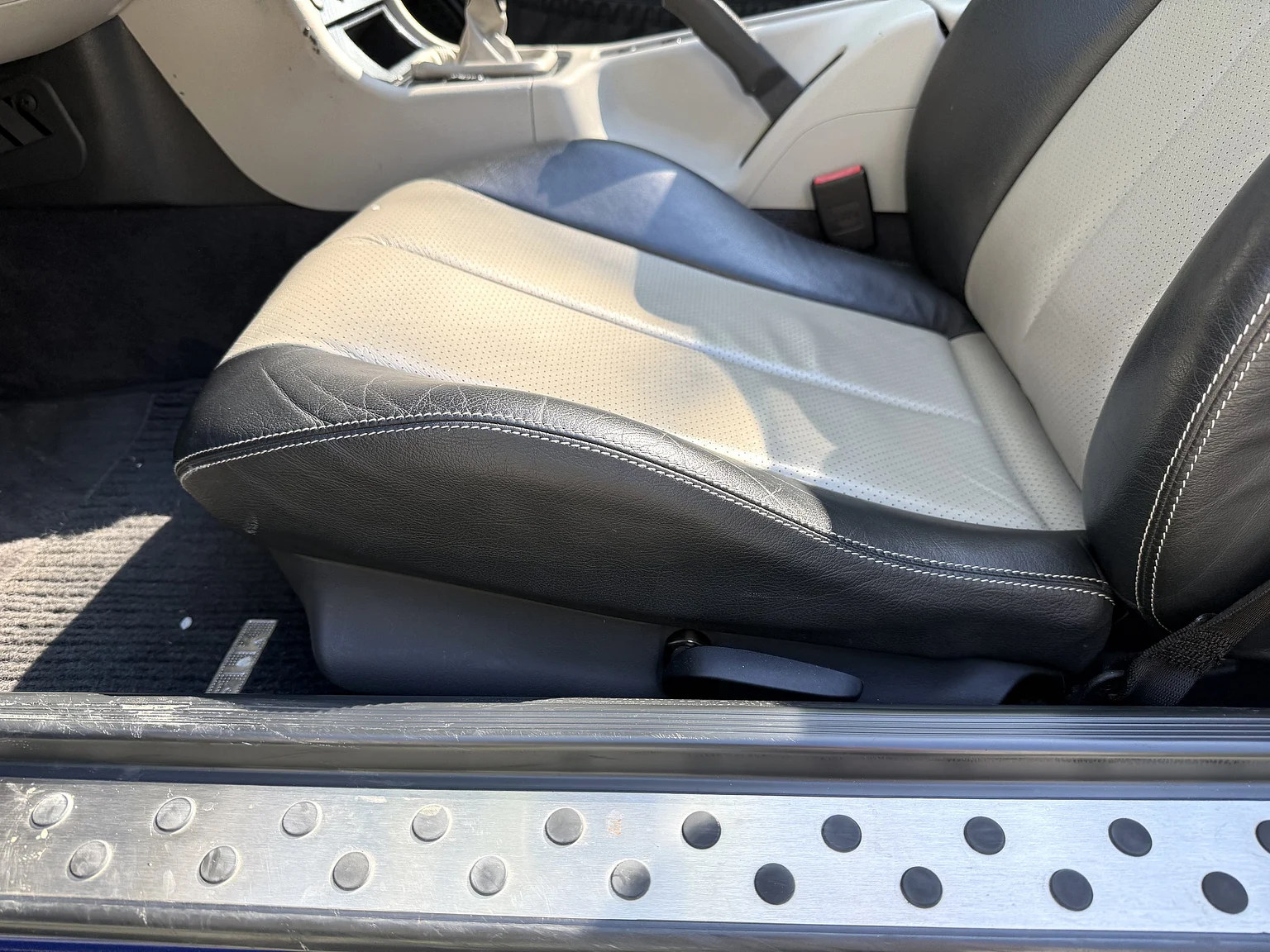 Interior image of 1997 Mercedes-Benz 230 SLK (12)