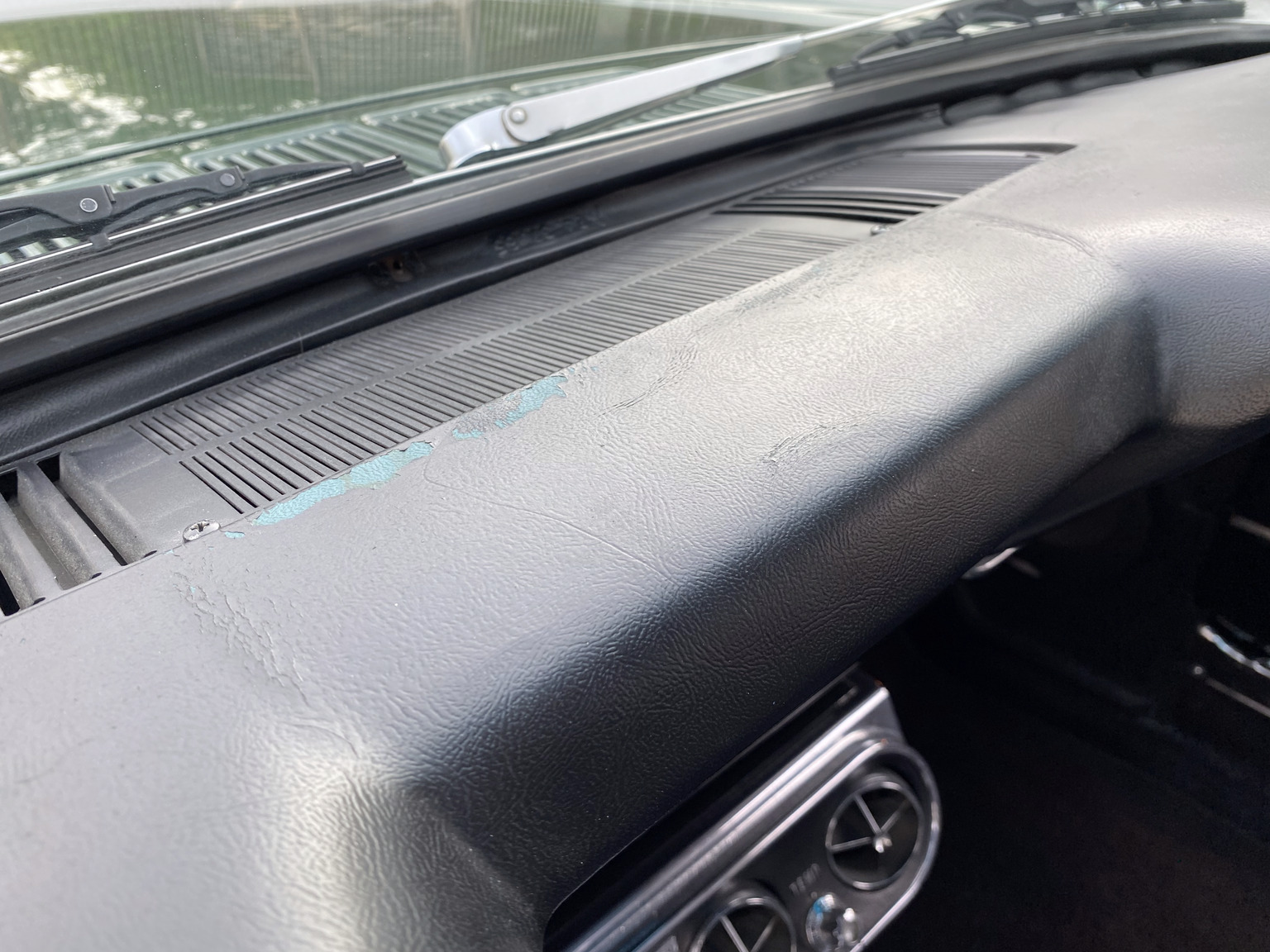 Interior image of 1966 Ford Mustang Fastback GT-clone (28)