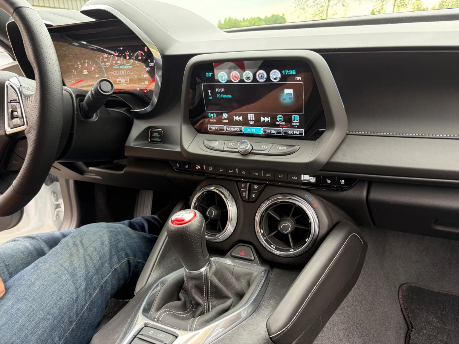 Interiörbild 2017 Chevrolet Camaro SS (11)