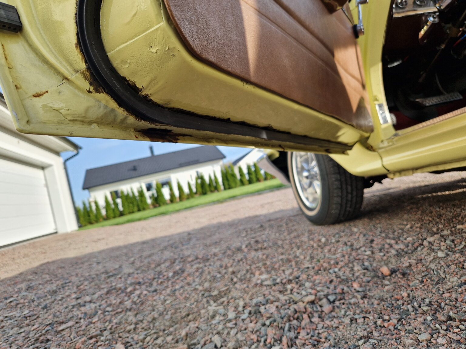 Exterior image of 1961 Chrysler Windsor Coupé