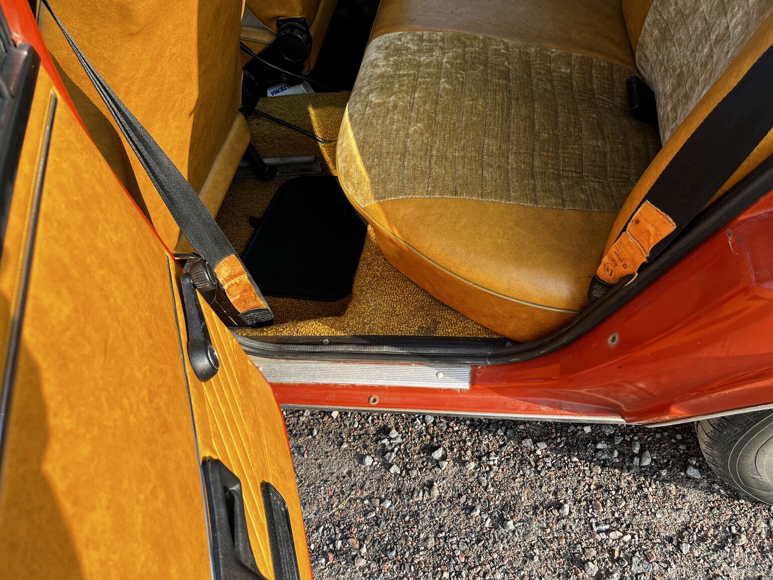 Innenraumfoto von 1976 Audi 80 GL B1 