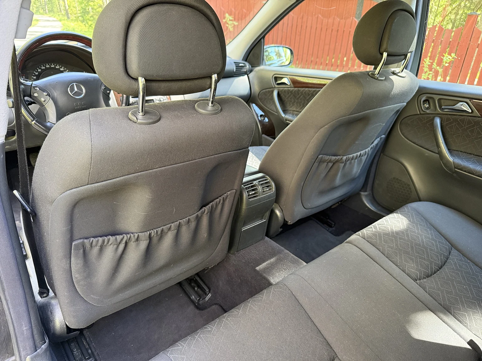 Innenraumfoto von 2002 Mercedes-Benz C 320 T (63)