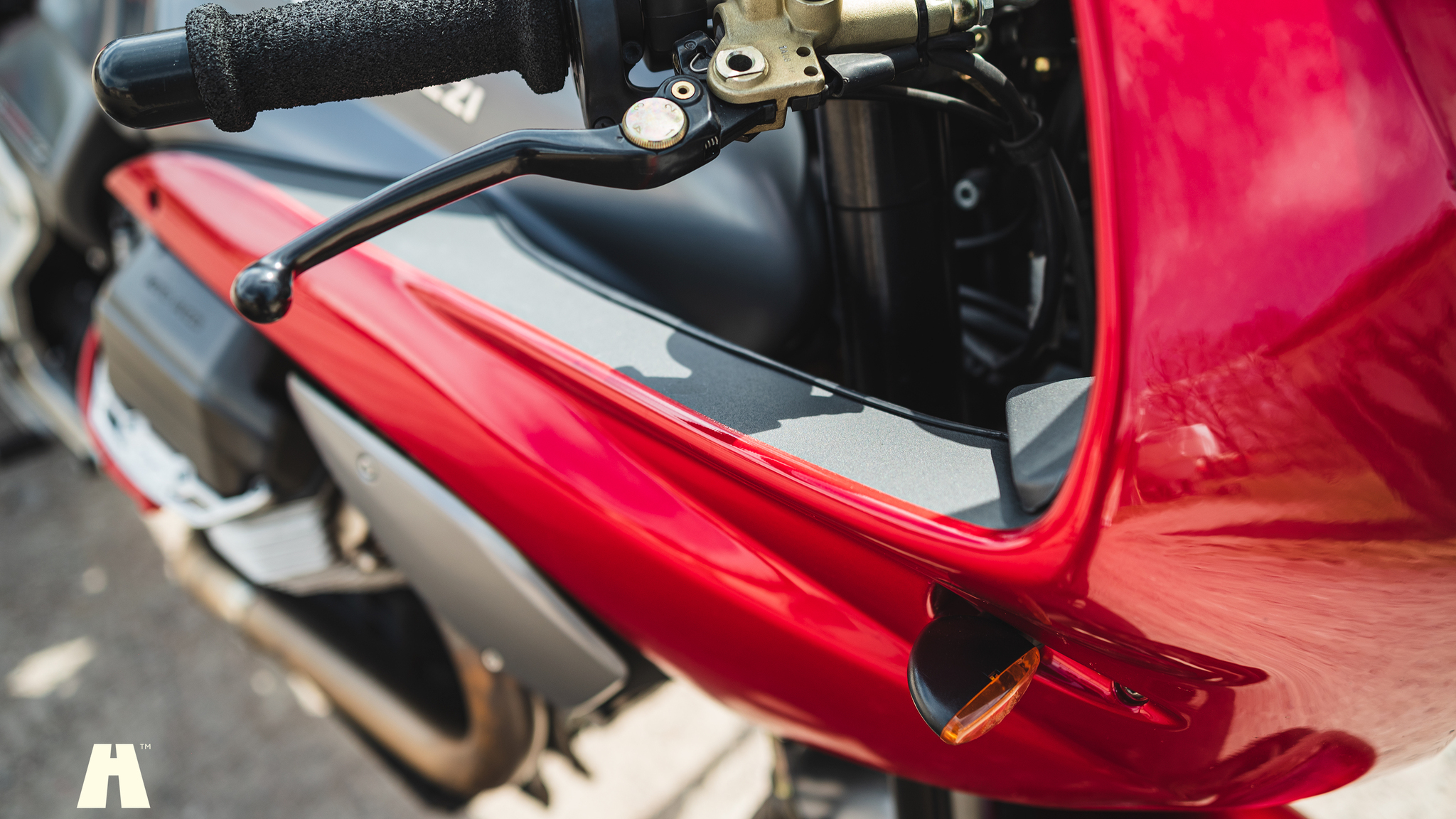 Exteriörbild på 2002 Moto Guzzi V11 Le Mans (36)