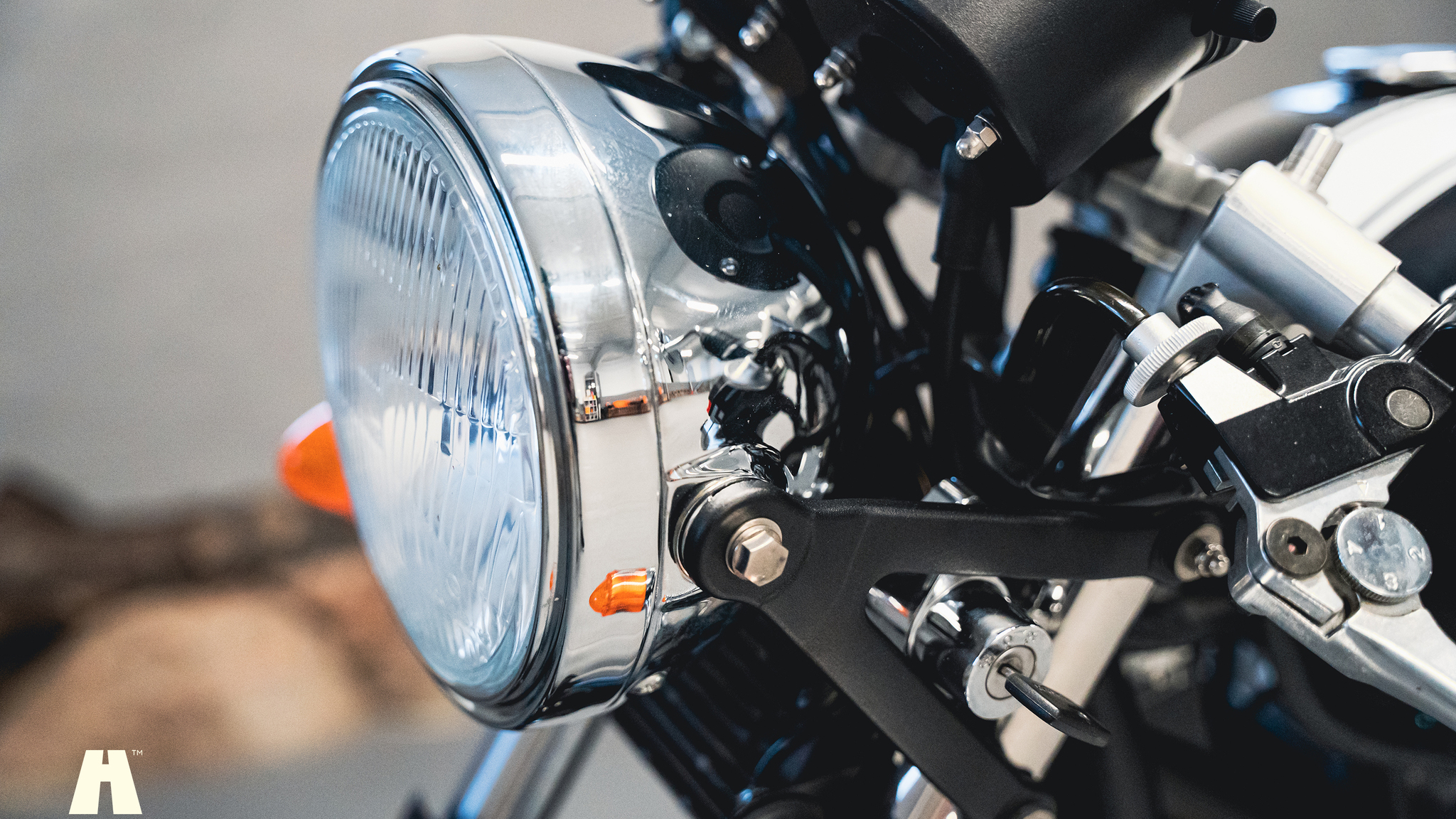 Exterior image of 2007 Triumph Thruxton 900 (16)