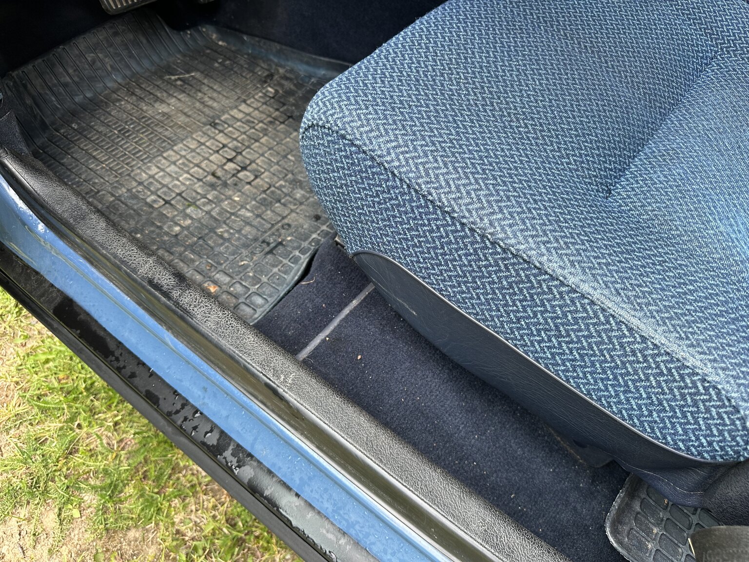 Interior image of 1986 Volvo 244