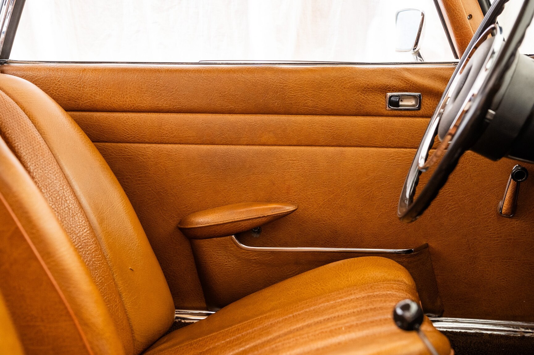 Innenraumfoto von 1968 Mercedes-Benz 280 SL Pagoda (58)