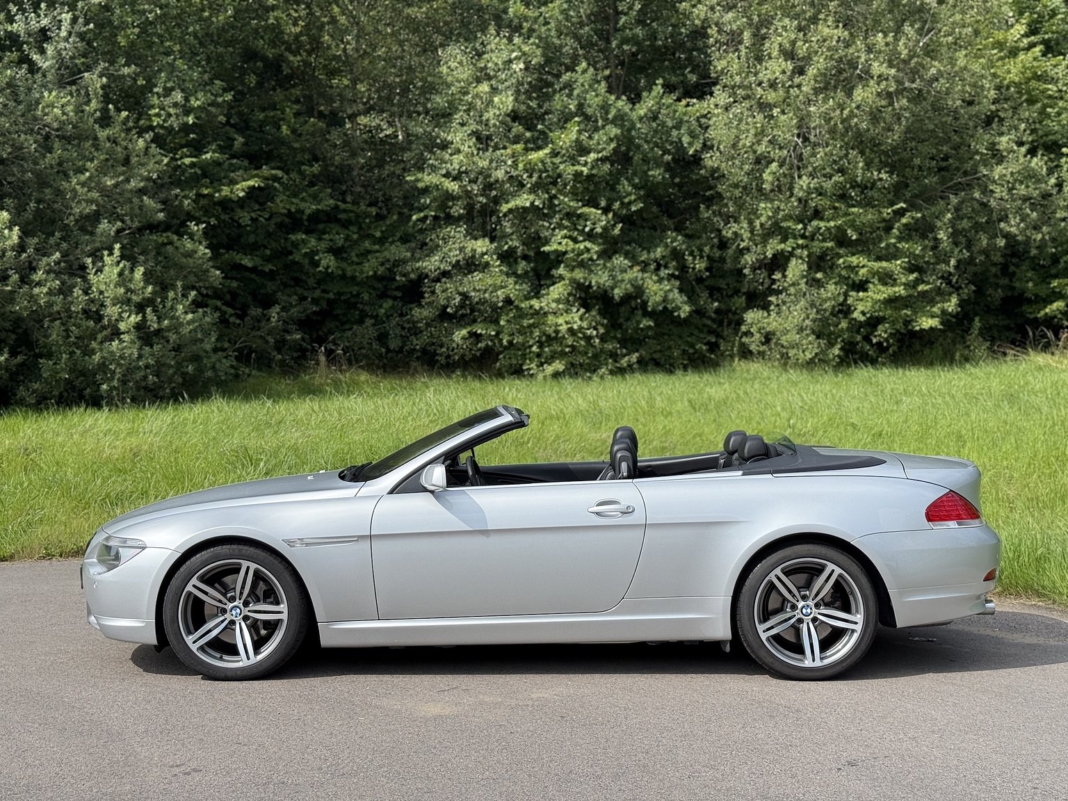 Exterior image of 2004 BMW 645Ci Convertible