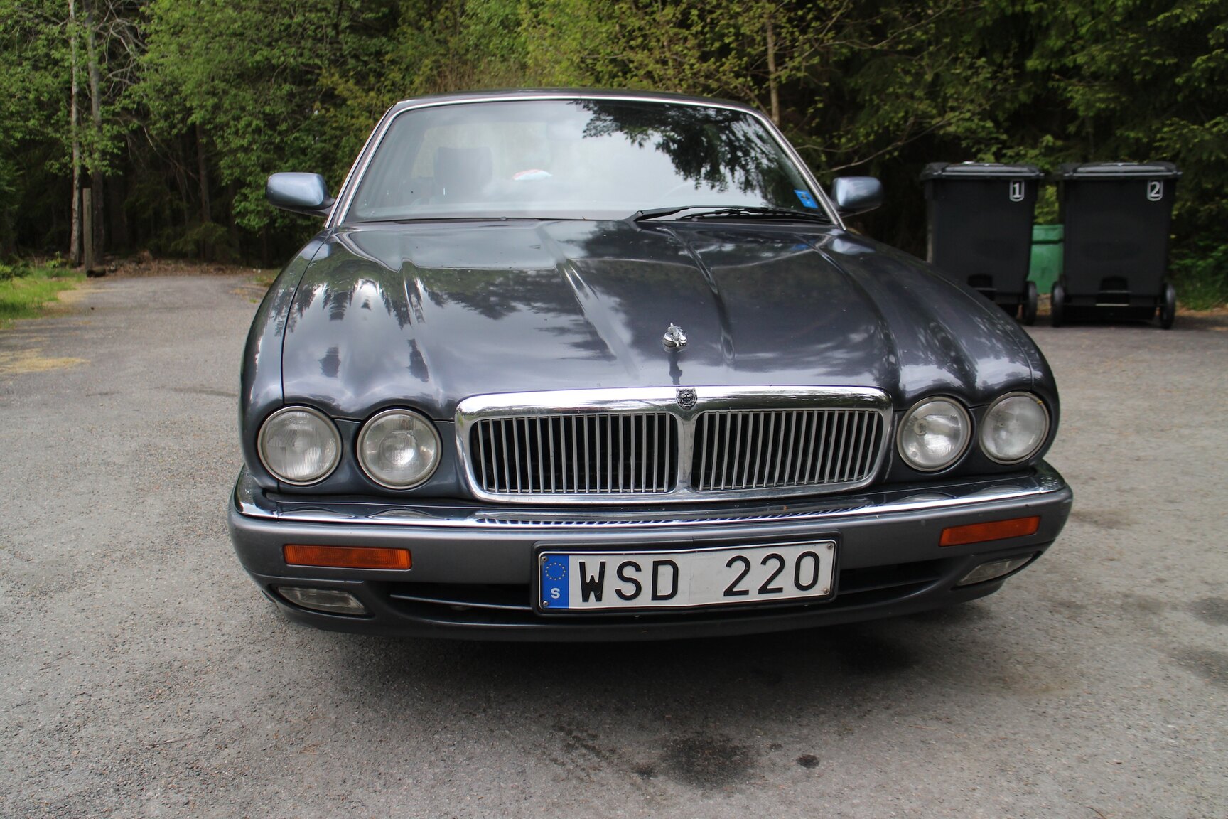 Exterior image of 1997 Jaguar XJ6 3.2