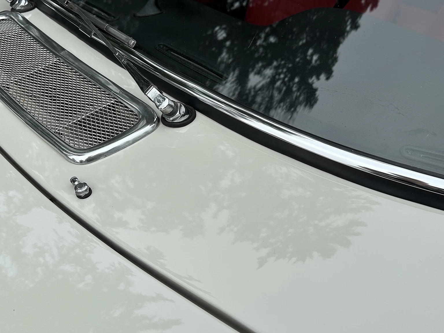 Exterior image of 1964 Volvo P1800S (60)