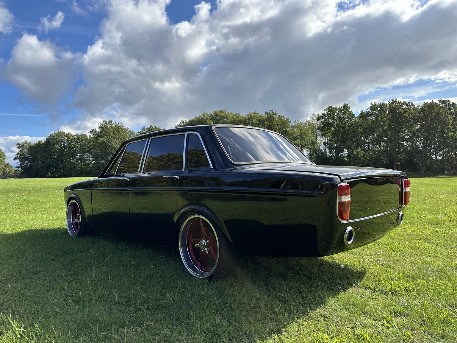 Aussenfoto 1969 Volvo 144 custom