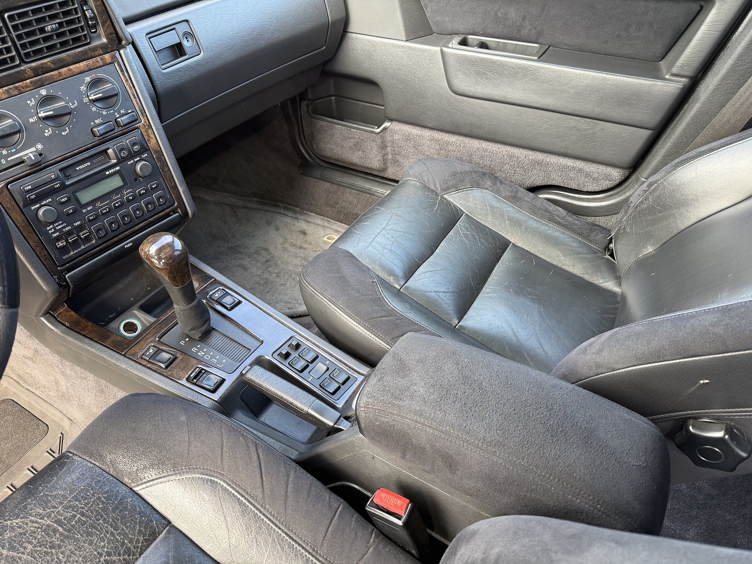 Interior image of 1995 VOLVO 855 T5R T-5R