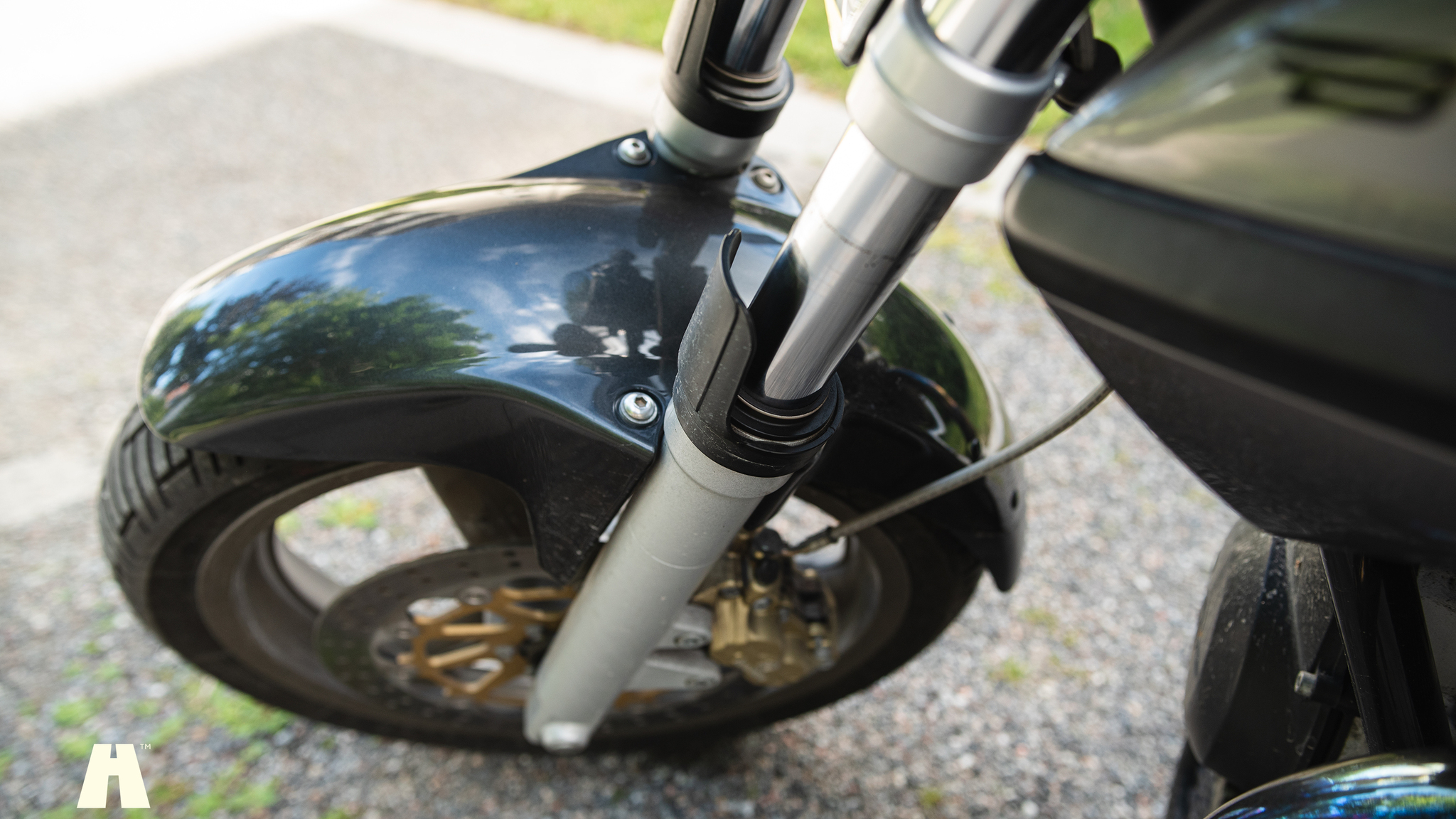 Exteriörbild på 2005 Moto Guzzi Breva 750i