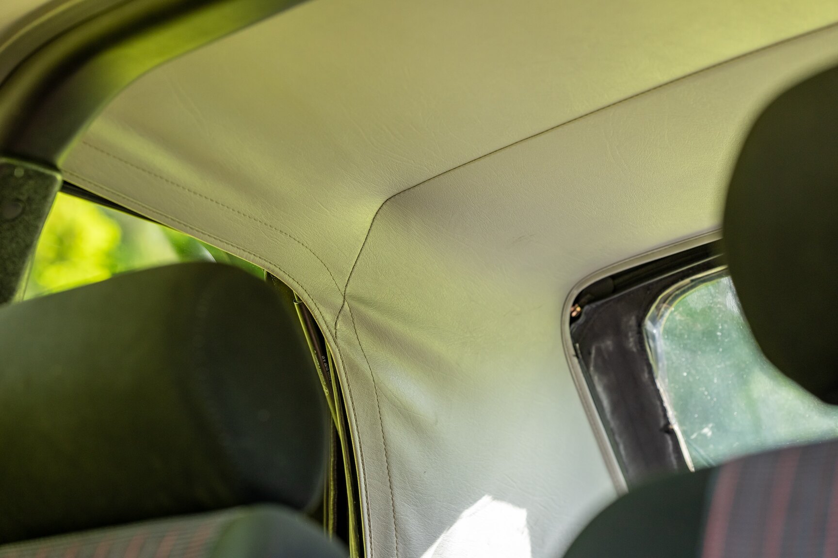 Interior image of 1987 Peugeot 205 CTI 1.6 (44)