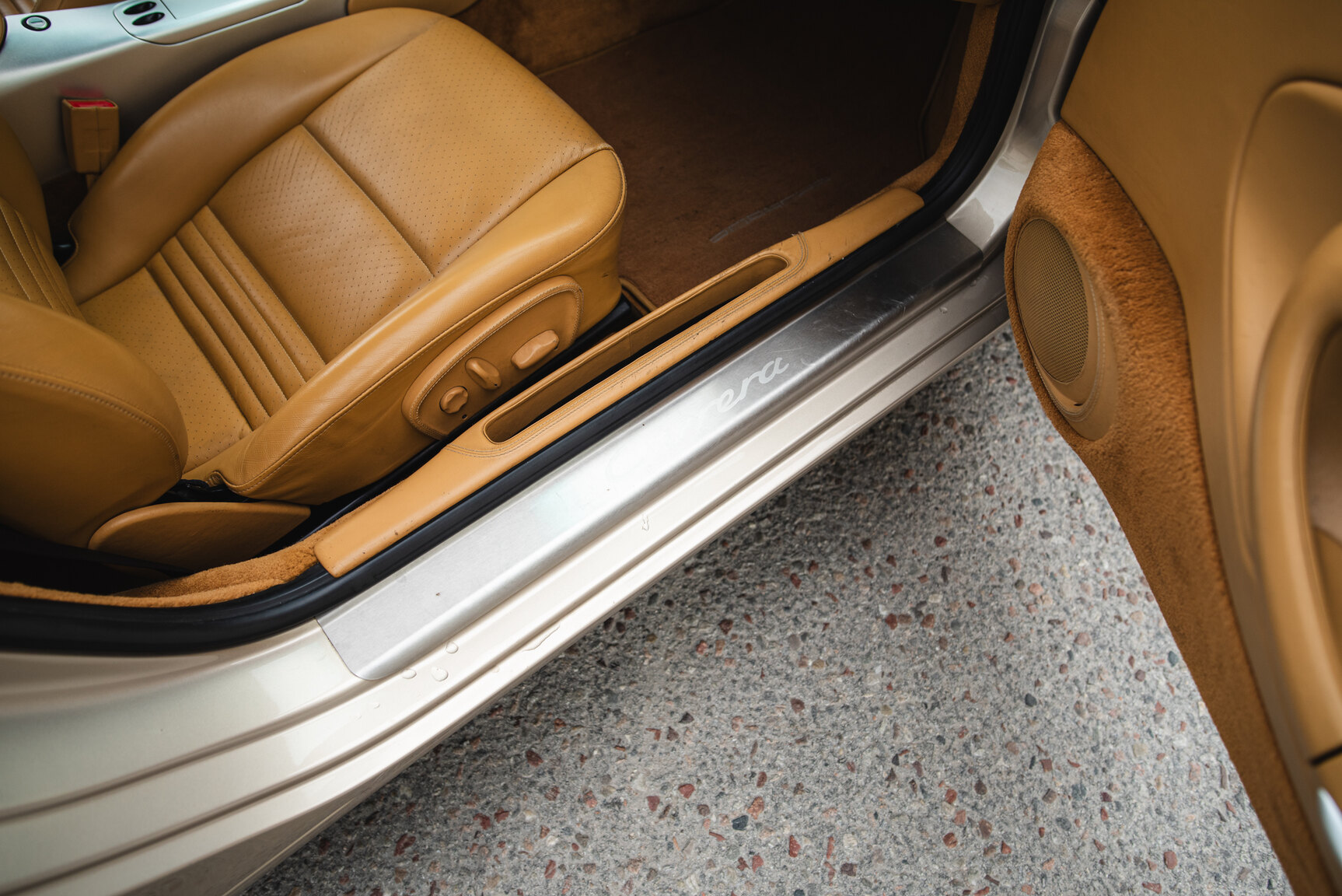 Interior image of 2004 Porsche 911 Carrera 4