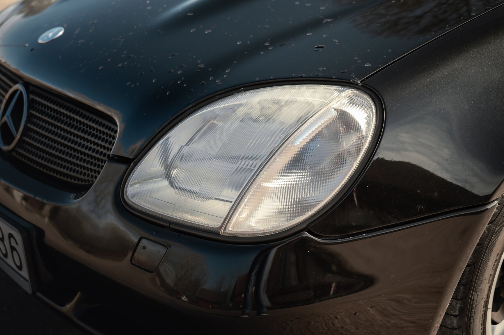 Exteriörbild på 2001 Mercedes-Benz SLK 320