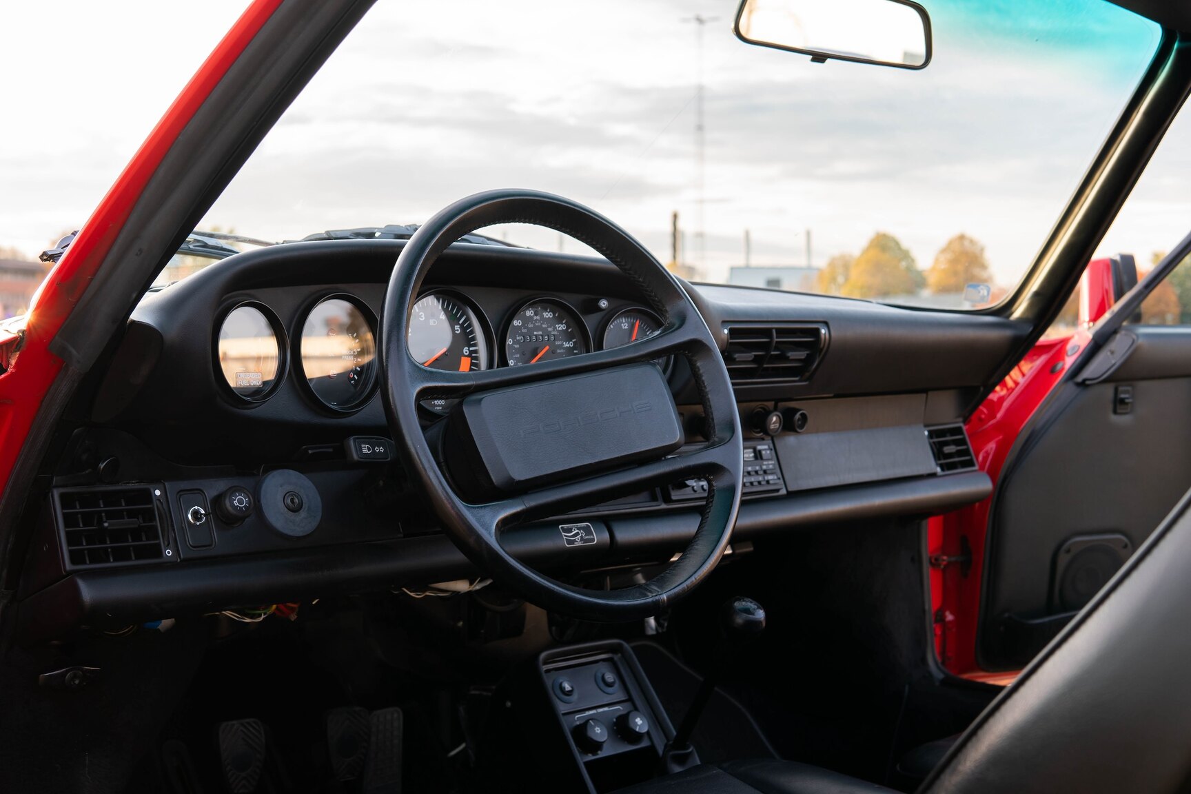 Innenraumfoto von 1987 Porsche 911 Carrera Cab 3.2