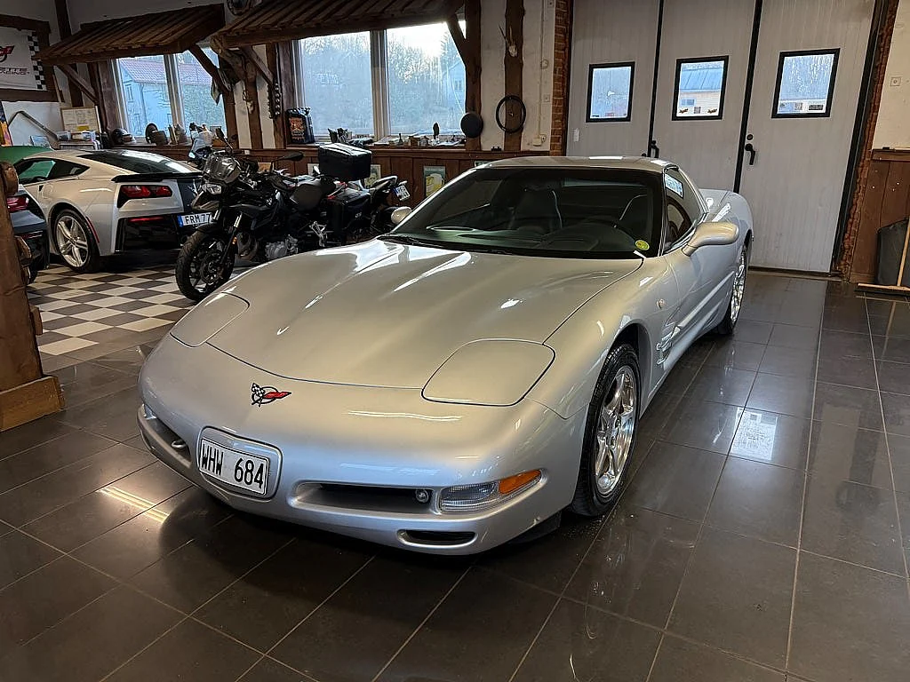 Image of 2001 Chevrolet Corvette (4)