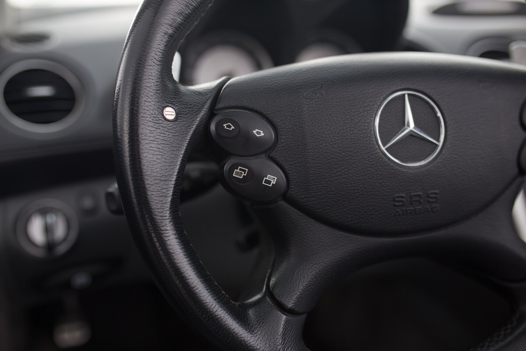 Interiörbild 2002 Mercedes-Benz SL55 AMG