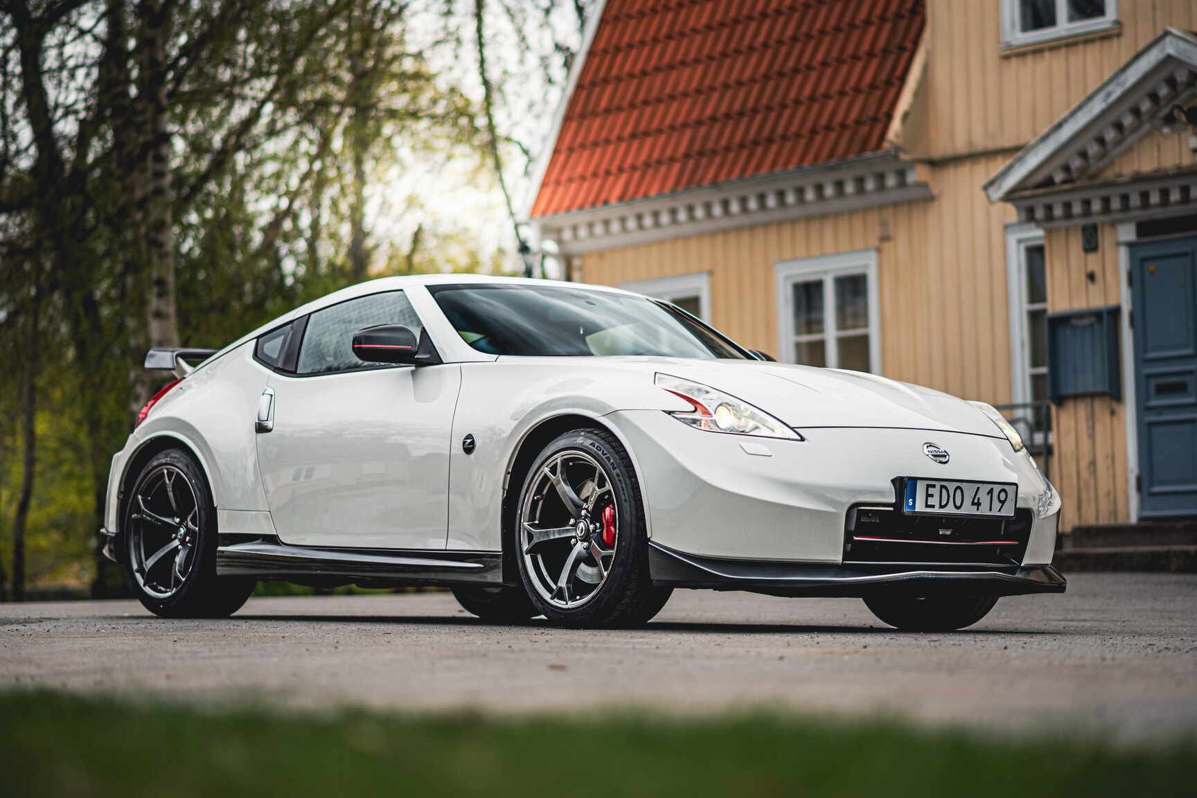 Exterior image of 2014 Nissan 370Z Nismo