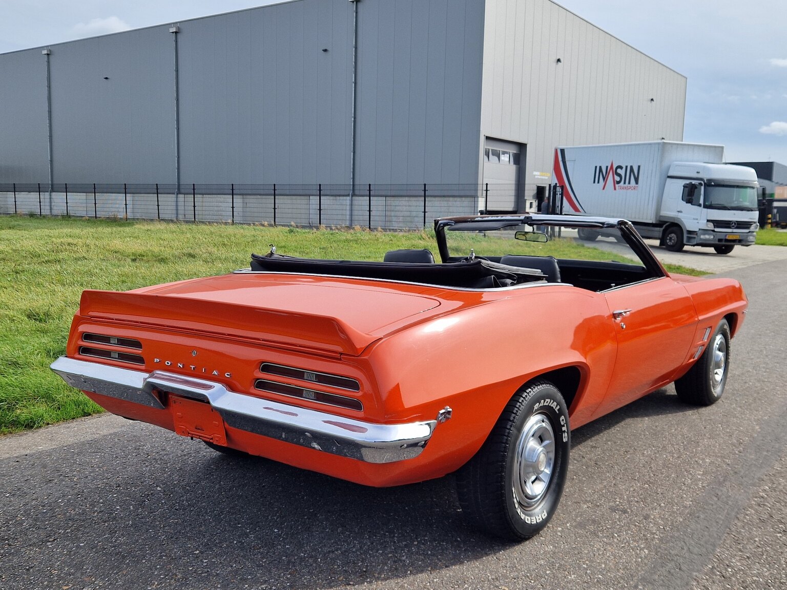 Exteriörbild på 1969 Pontiac Firebird