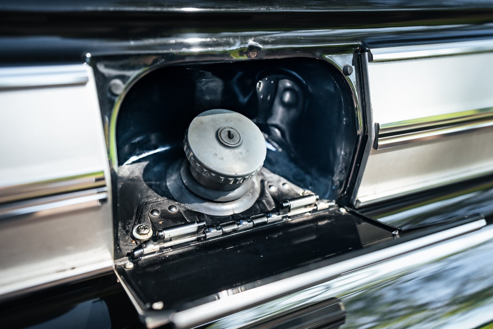 Exteriörbild på 1966 Opel Diplomat Coupé 5.4