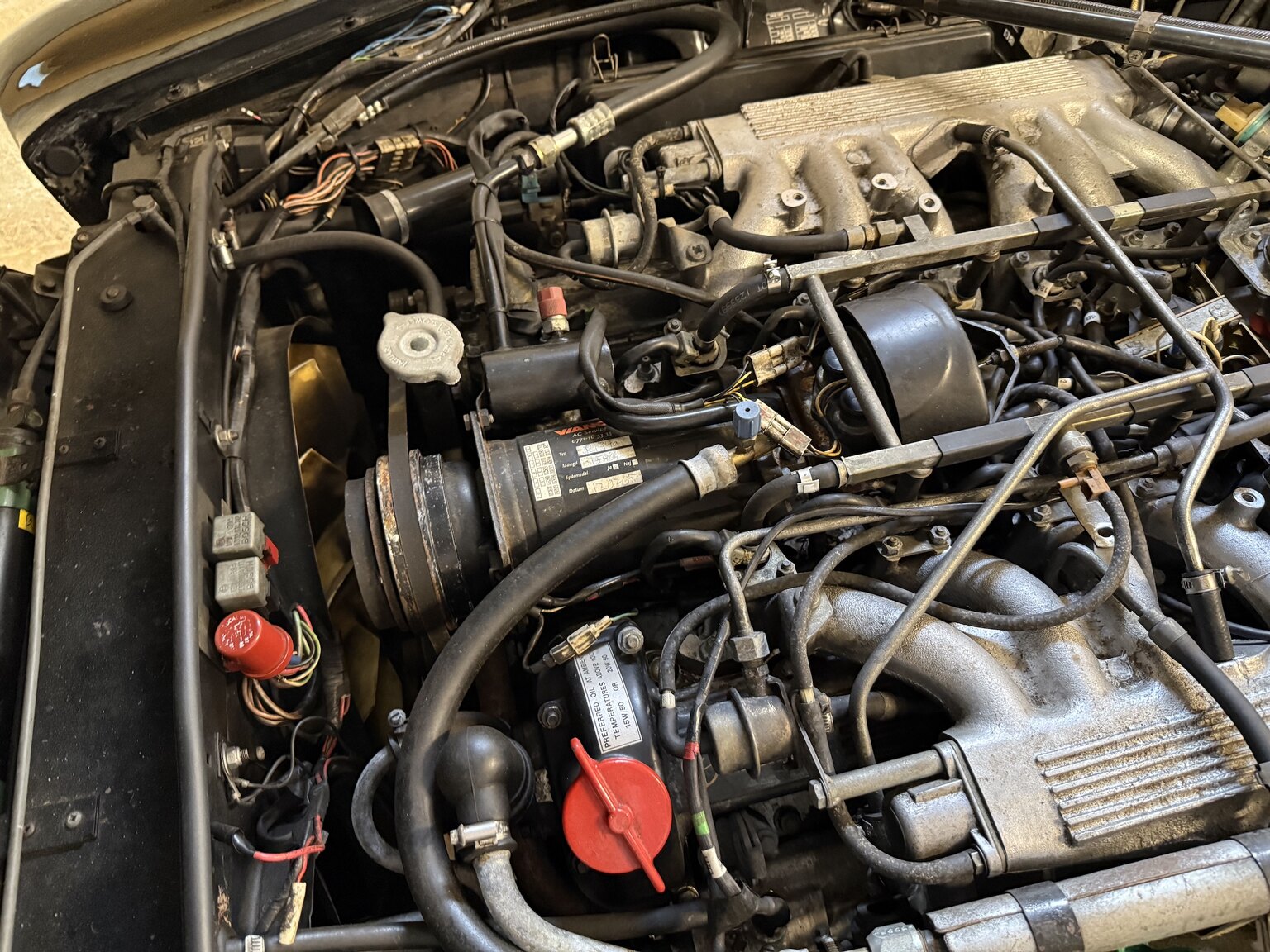 Image of 1990 Jaguar Daimler Double six mechanics